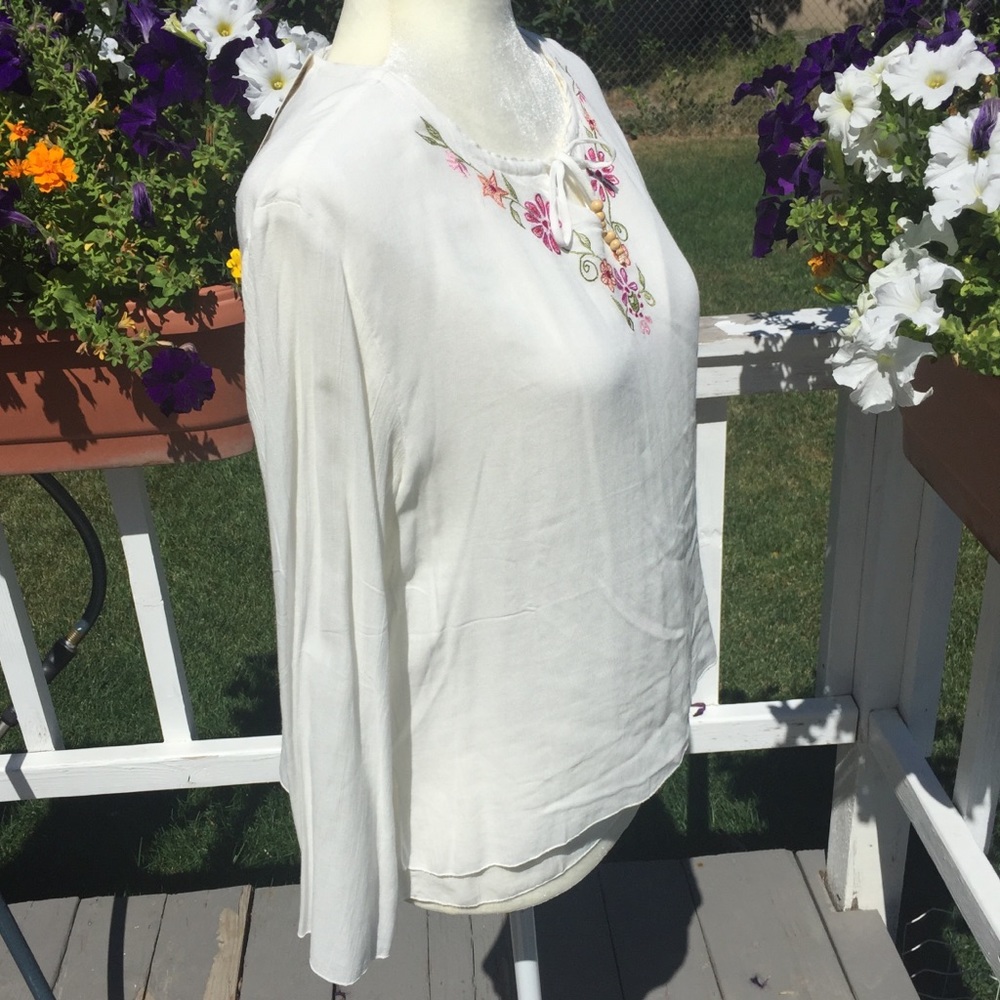 Nomadic Traders NWT Embroidered Top size M - Picture 3 of 7